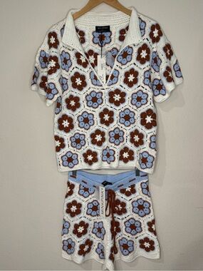NWT MINKPINK Crochet Short Set Brown/Blue/Cream Size: Small Shorts & Medium Top